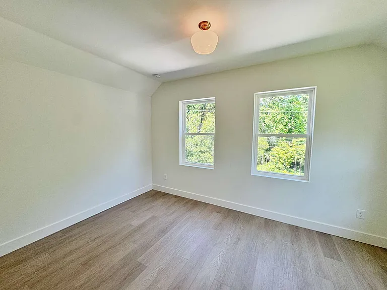 942 Alexander St — Photo 25