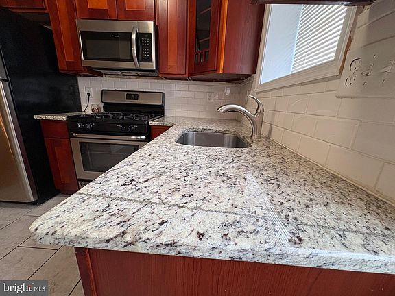 4th image of 2524 S Darien St