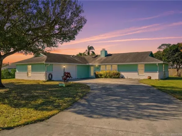 2905 SE Glasgow Dr, Stuart, FL 34997