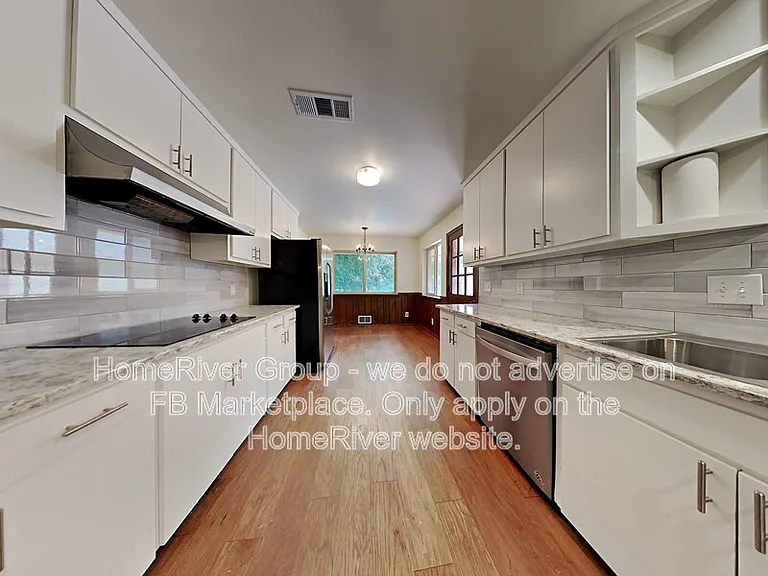 1216 Glen Cove Dr — Photo 6