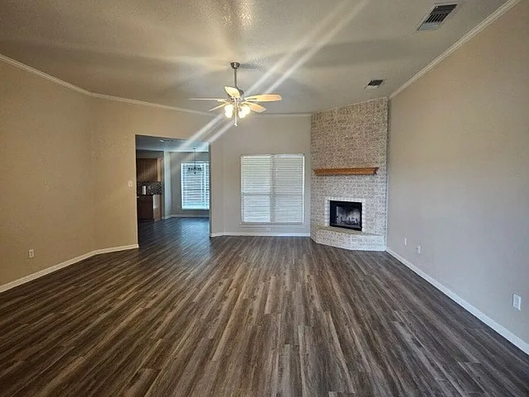 4410 Hank Dr — Photo 4