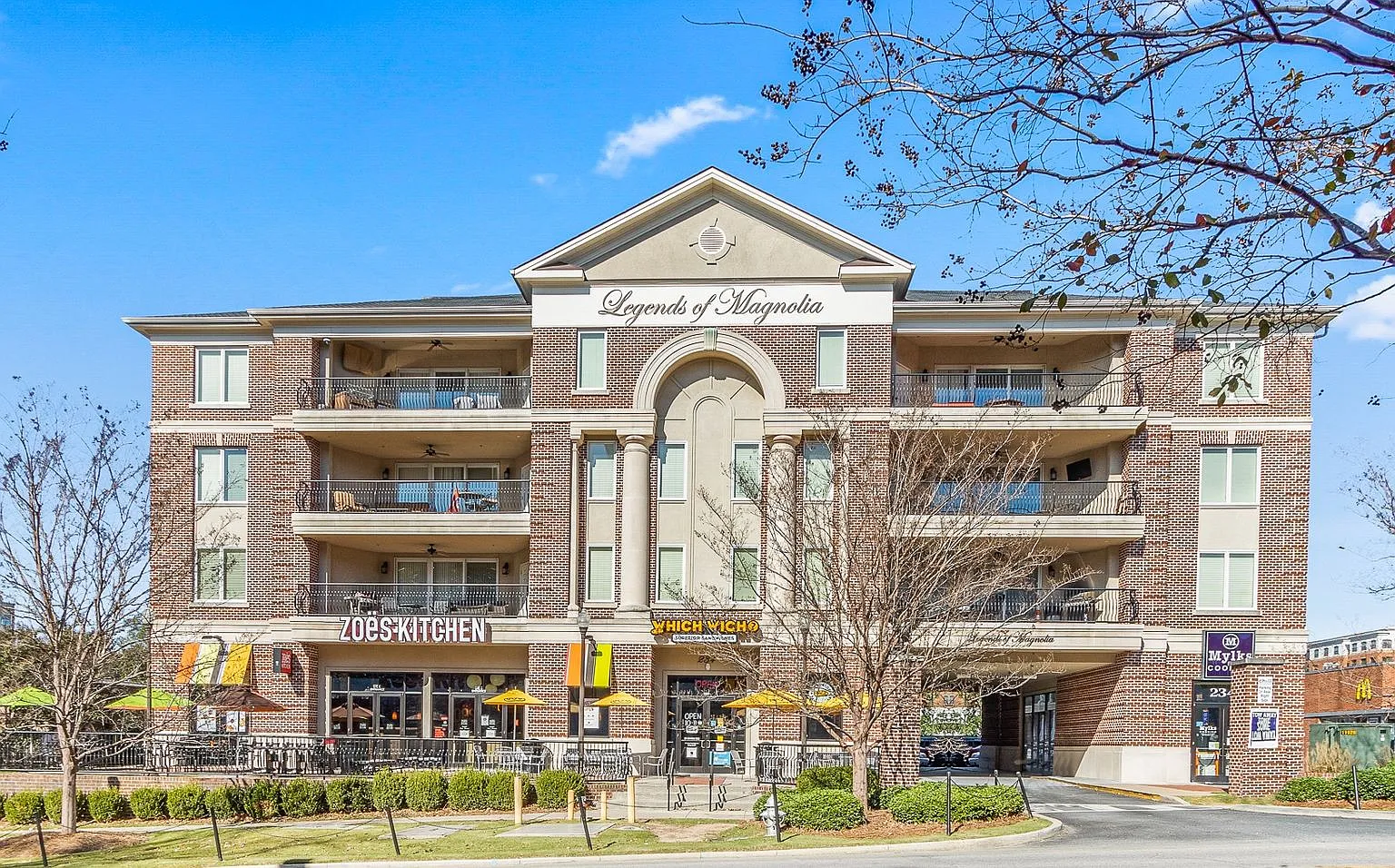 Downtown Auburn Luxury Living Steps from Campus! — Photo 1