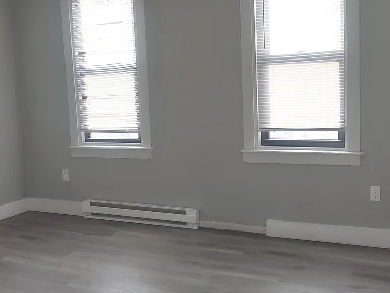 4951 W Thompson St #2R — Photo 6