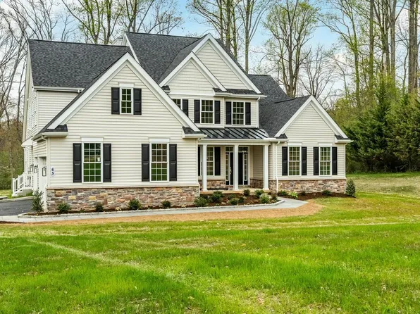 109 W Forge Rd, Glen Mills, PA 19342
