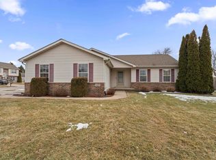 401 Sutton Ave, Kouts, IN 46347