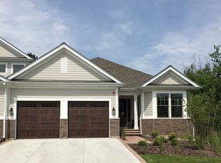 1746 Westbridge Cir #9, Lake Forest, IL 60045