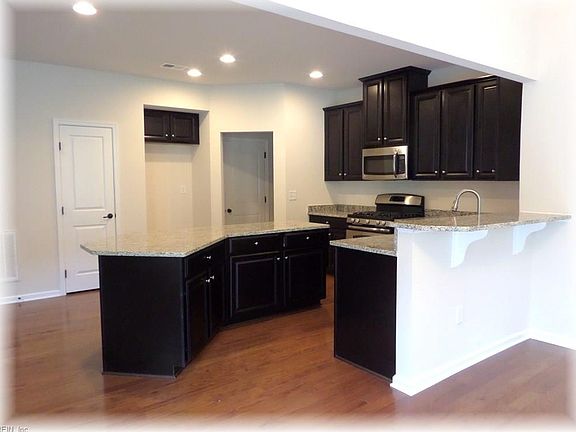 5th image of 600 Leonard Ln