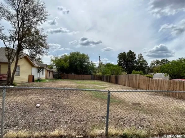 3910 W TRAVIS ST, San Antonio, TX 78207