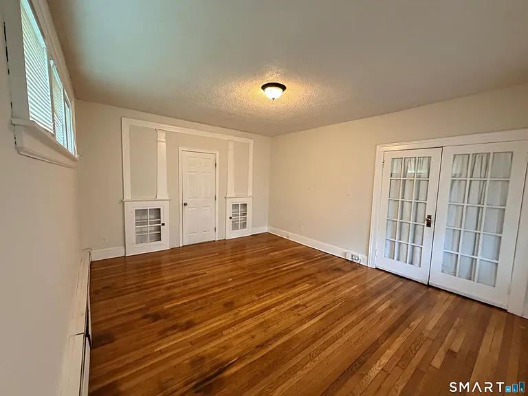 152 Lyons St — Photo 8