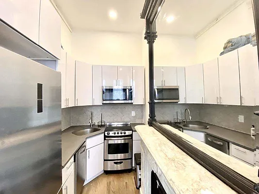 Rented by Bruma Realty LLC | media 25