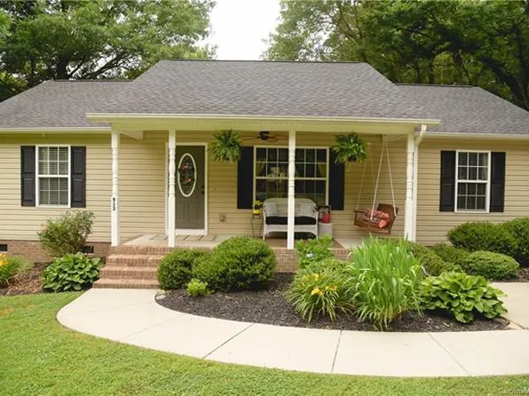 913 Dewey St, Gastonia, NC 28054