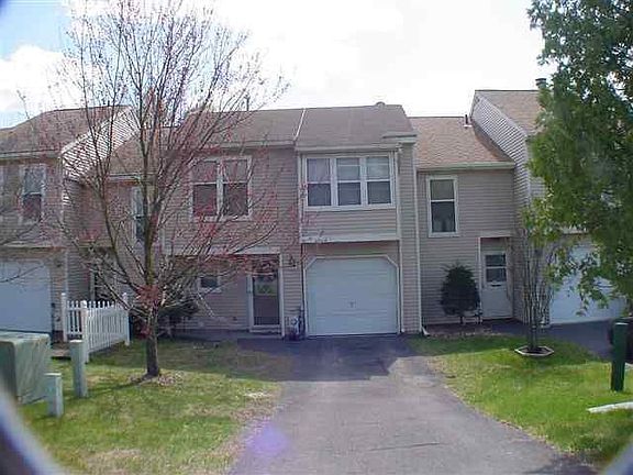 3rd image of 9 Westchester Dr