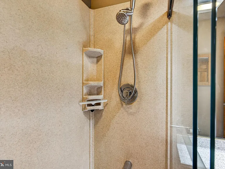 42 Kitty Ln — Photo 40