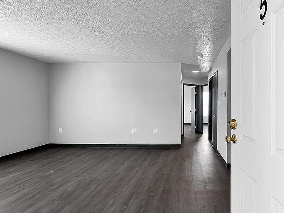 5th image of 400 Park St APT C7