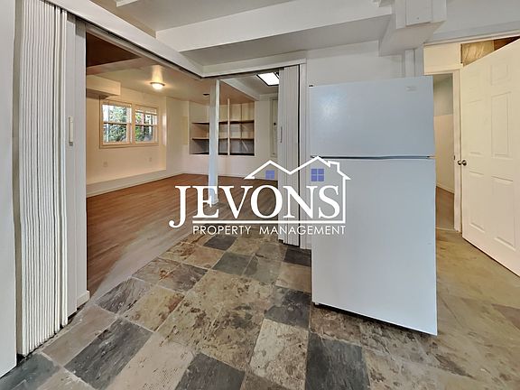 4th image of 6617 1/2 S Monroe St #B