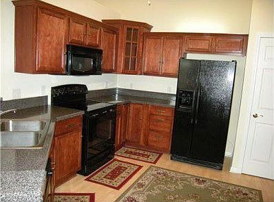 3rd image of 7005 Creekside Cir