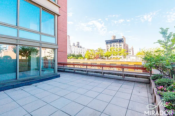 Rented by Mirador Real Estate | media 21