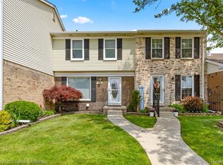 16485 Rudgate St, Southgate, MI 48195