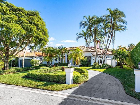 3rd image of 598 N Country Club Drive