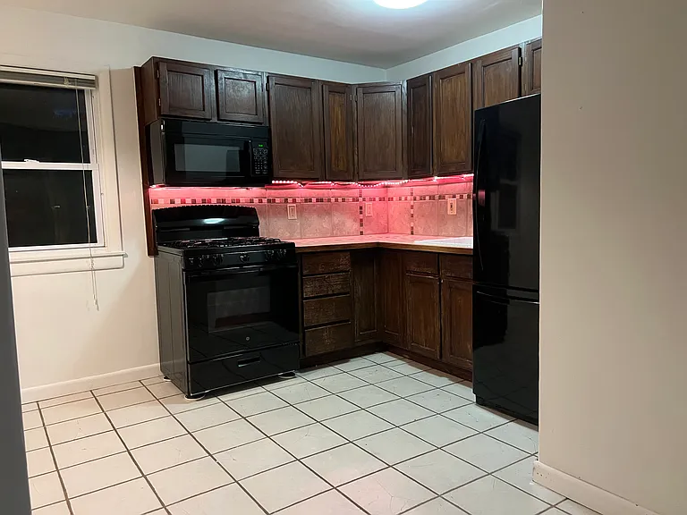 78 Woodlawn Rd #A — Photo 9
