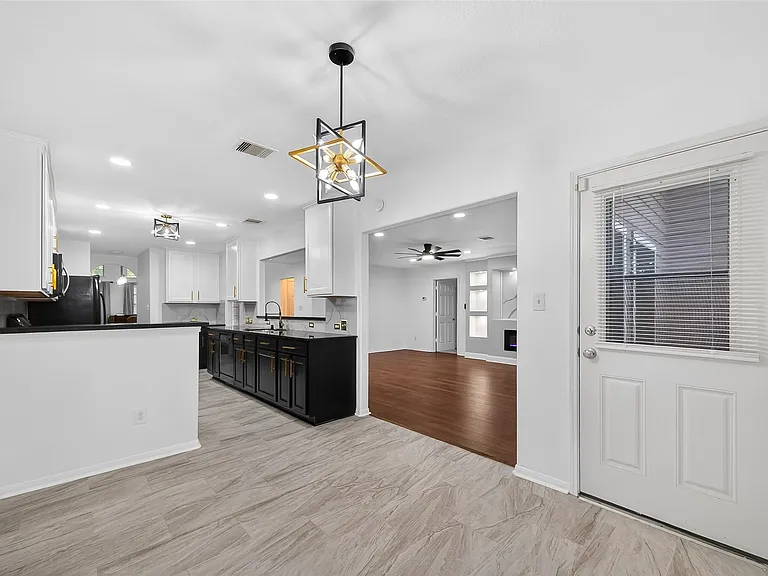 15807 Sonoma Park Dr — Photo 10