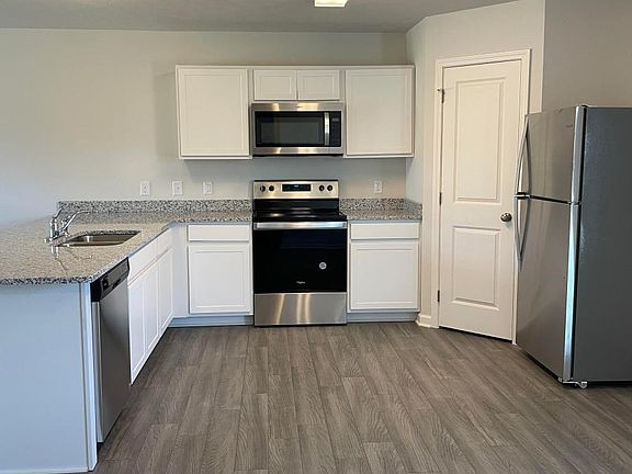 4th image of 2257 Roaming Hills Dr