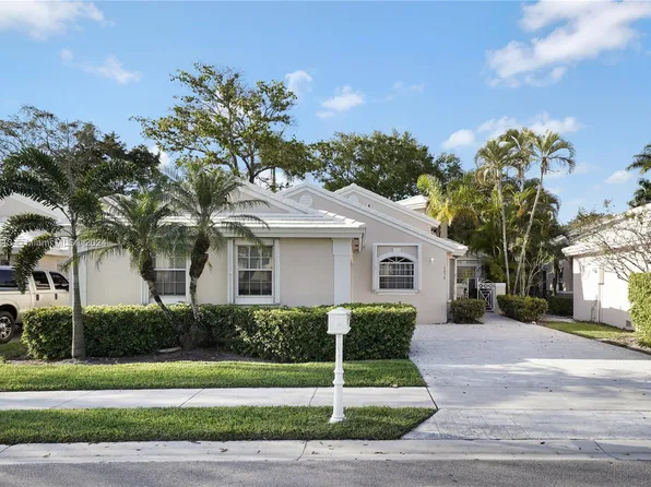 1070 Wilshire Cir W, Pembroke Pines, FL 33027