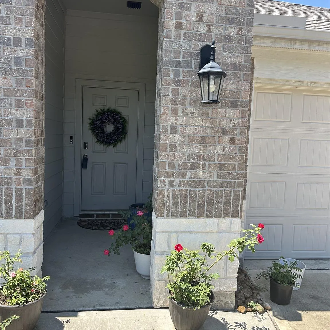 4 bed, 3.0 bath, 2097 sqft, $2,150 — Photo 2