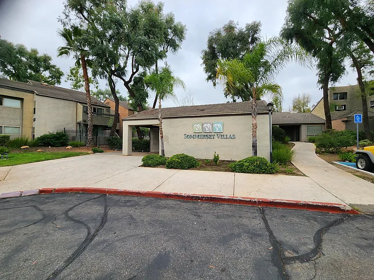 1350 N Escondido Blvd N #18 — Photo 3