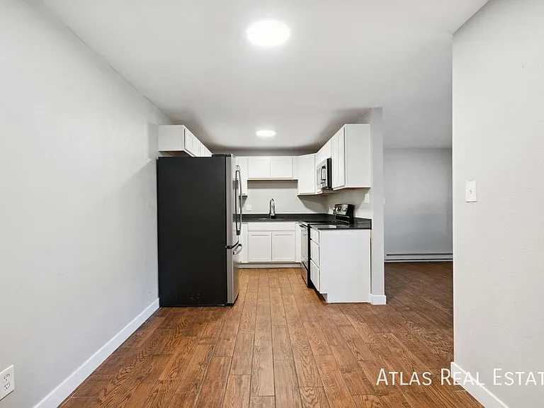 1705 30th St #102 — Photo 18