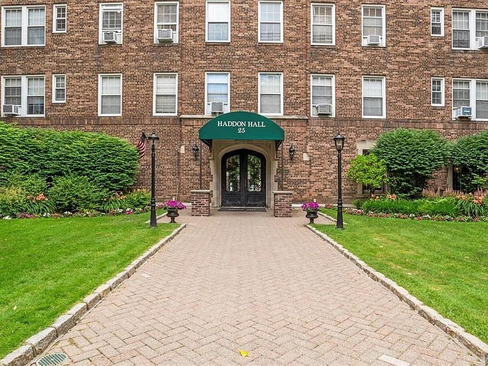 1st image of 25 Parkview Avenue #4A