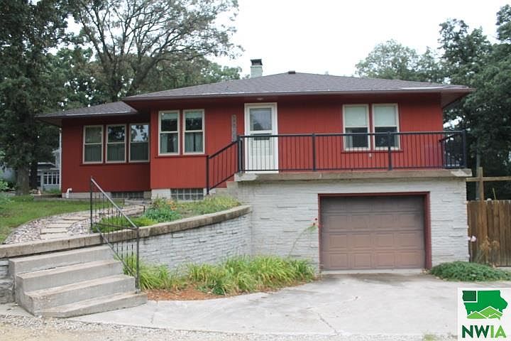 1st image of 112 N 7th St