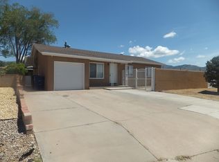 1006 Field Dr NE, Albuquerque, NM 87112