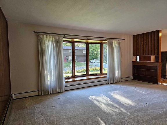 3rd image of 5506 Englewood Dr