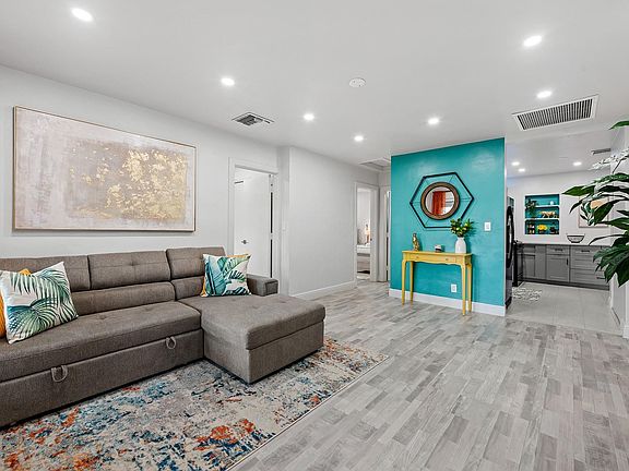 5th image of 370 NE 56th Street
