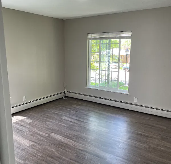 710 Emery St — Photo 3
