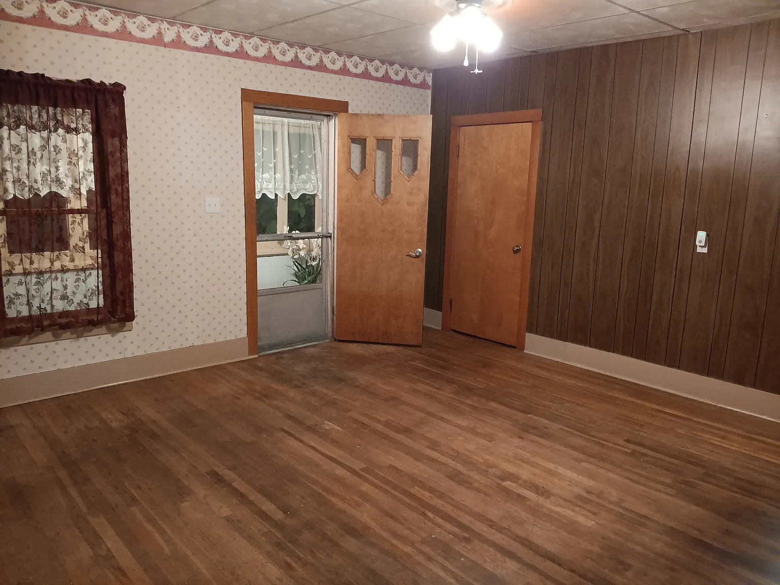 3 bed, 700 sqft, $800 — Photo 3