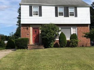 2043 Campus Rd, South Euclid, OH 44121