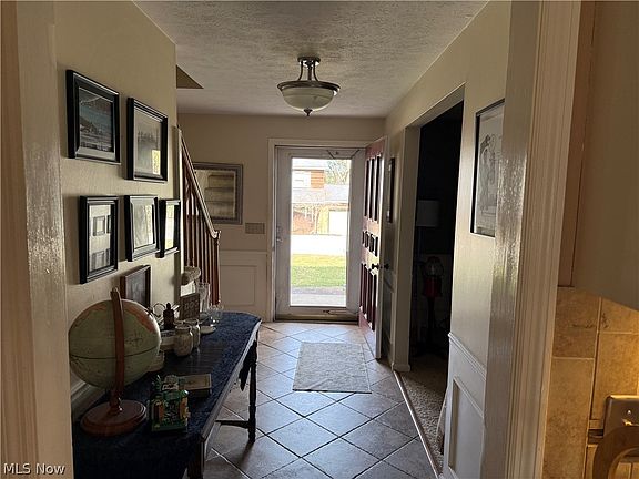 2nd image of 148 N Hills Dr