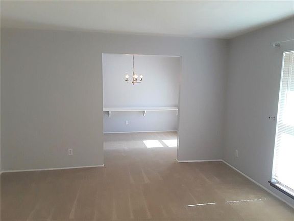 3rd image of 4202 Mayflower Dr