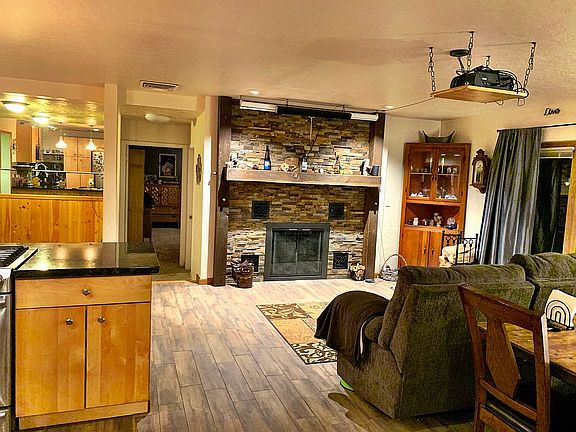 3rd image of 316 Knolls Cir