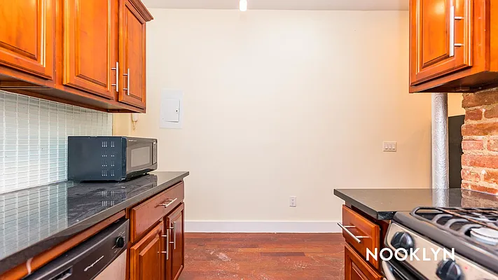 Rented by Nooklyn NYC LLC | media 18