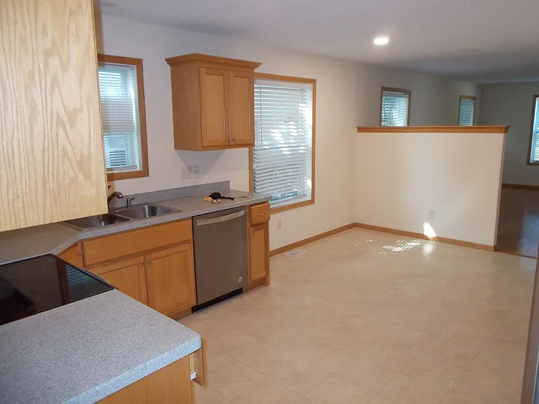 1020 Stinson St — Photo 18