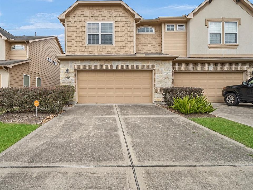 1st image of 3946 Calgary Cir