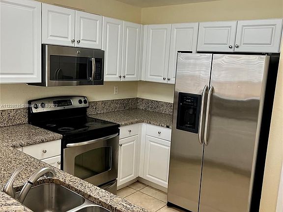 4th image of 11403 NW 89th St APT 201