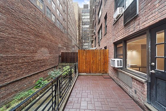 4th image of 240 E 46th St APT 1A