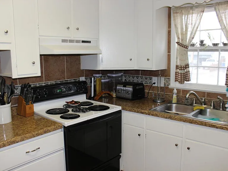 1837 N Hancock St — Photo 3