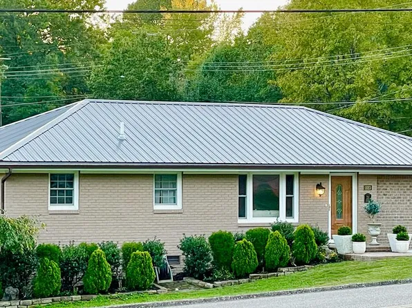 1023 Lone Oak Rd, Paris, TN 38242