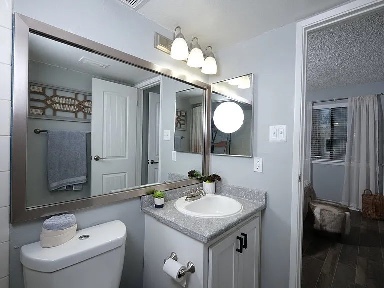 Fusion Fort Worth - Classic Bathroom