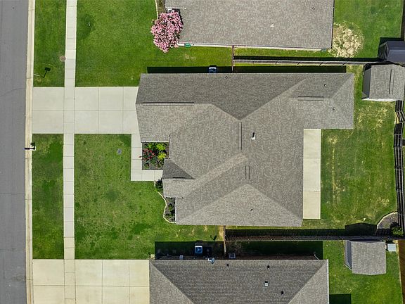 4th image of 214 Apalachee Way
